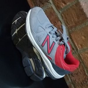 Sz1 New Balance 888 shoes